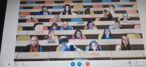 Zdjęcie przedstawia avatary uczniów na spotkaniu online przez platformę Teams